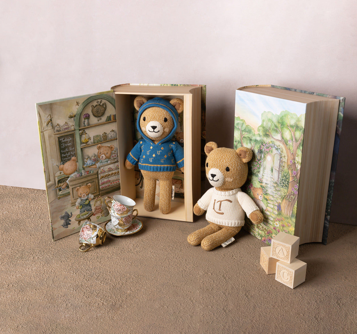 Lil Teddy Classic Collector’s Bear – Storybook Edition